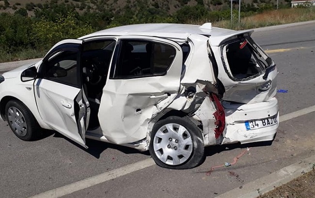 KAZADA OTOMOBİL BU HALE GELDİ!