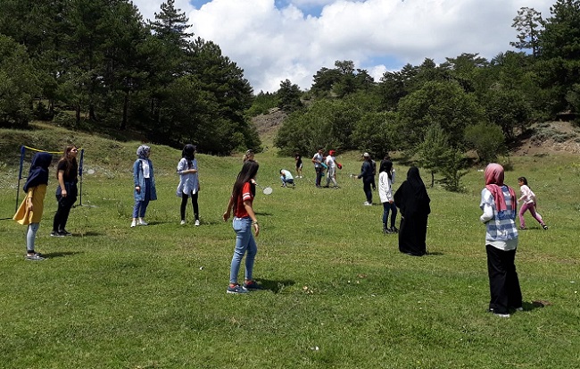 PİKNİK YAPIP DOYASIYA EĞLENDİLER