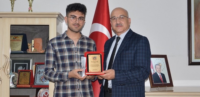 ÇORUMLU ÖĞRENCİDEN TÜBİTAK BAŞARISI