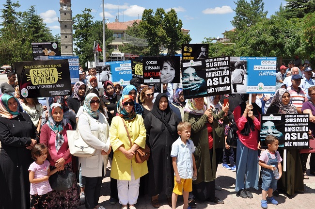 ÇORUM’DA ÇOCUK İSTİSMARINA TEPKİ