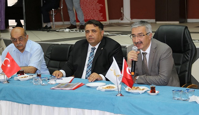 VALİ MUHTARLARIN TALEPLERİNİ DİNLEDİ