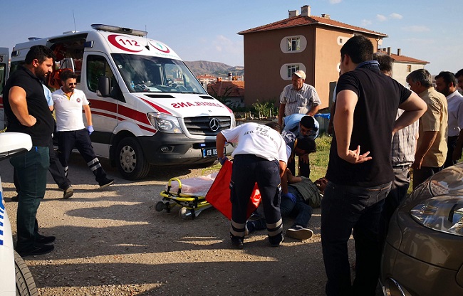 KAÇAN SÜRÜCÜ POLİSLE ÇARPIŞTI