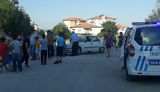 OTOMOBİL MOTOSİKLETE ÇARPTI:1 YARALI