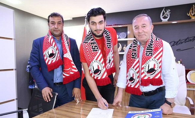 VOLEYBOL’DA 8 TECRÜBELİ İSİM İMZAYI ATTI
