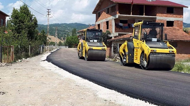 KURUSARAY KÖYÜNE SICAK ASFALT