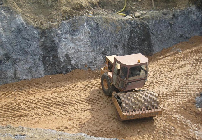 BİR KÖYE DAHA SULAMA GÖLETİ YAPILDI