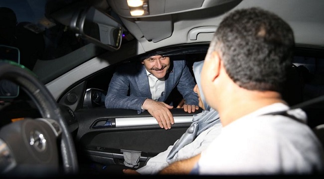 SOYLU YOLCULARA SÜRPRİZ YAPTI