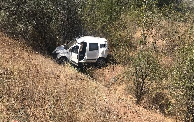 OTOMOBİL SÜRÜCÜSÜ ŞARAMPOLE UÇTU