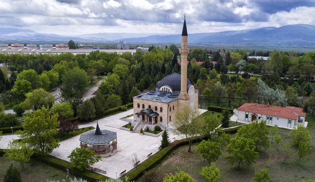 ŞEKERDE CAMİ KRİZİ ORTAYA ÇIKTI