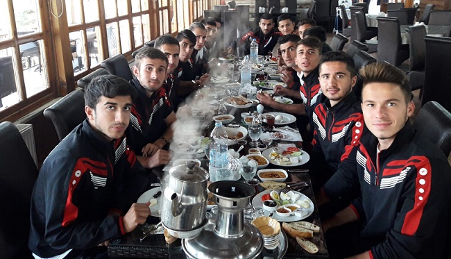 AKADEMİ LİGİ TAKIMLARINA DOSTLUK ELİ