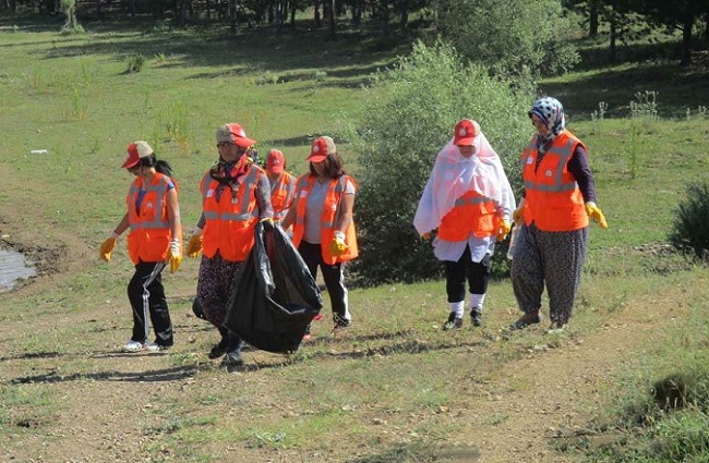 ALACAHÖYÜK VE ÇEVRESİ TEMİZLENDİ