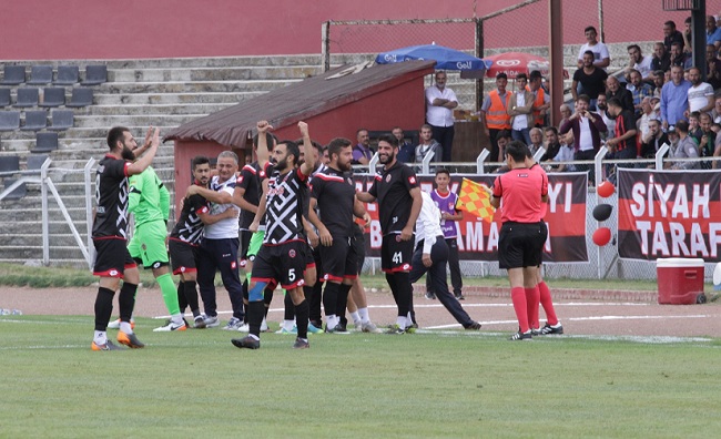 ŞEHİR STADINDA GALİBİYET COŞKUSU
