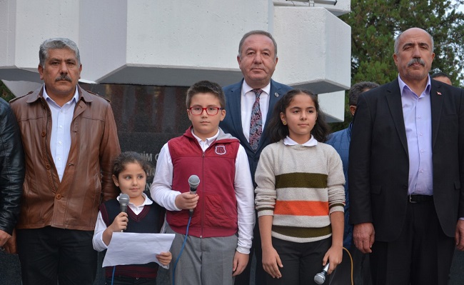 HEP BİR AĞIZDAN ANDIMIZI OKUDULAR