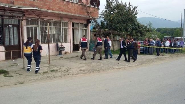 TALİHSİZ KADIN ARACIN ALTINDA KALDI