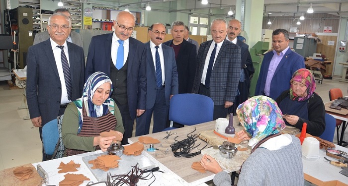 İSKİLİP HALK EĞİTİM MERKEZİNİ İNCELEDİLER