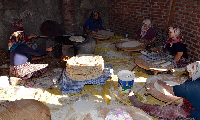 ÇORUM’UN VAZGEÇİLMEZİ YUFKA EKMEK