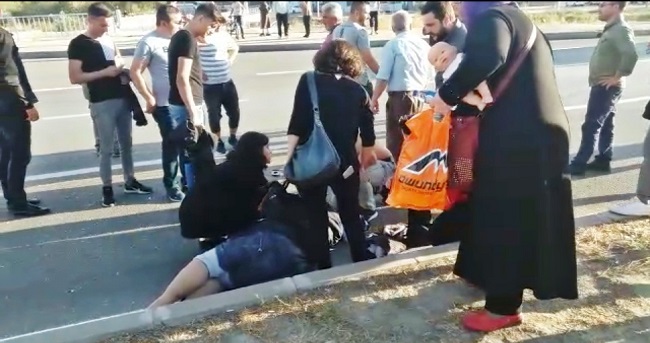 TALİHSİZ KADIN AĞIR YARALANDI
