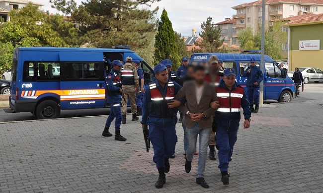 KABLO HIRSIZLARI TUTUKLANDI