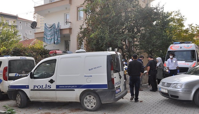 POLİS CANSIZ BEDENİ EVDE BULDU