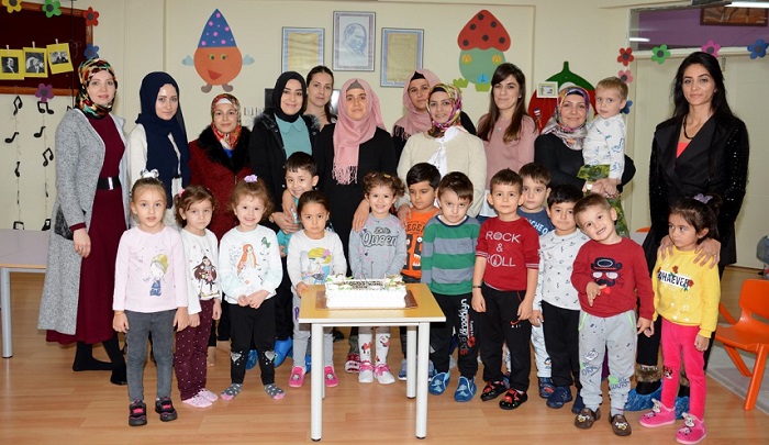 MİNİKLERDEN ÖĞRETMENLERİNE SÜRPRİZ