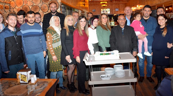 ÖĞRETMENLER YEMEKTE BİR ARAYA GELDİ