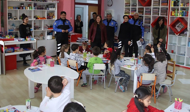 EMNİYET’TEN ULUKAVAK MİNİKLERİNE EĞİTİM
