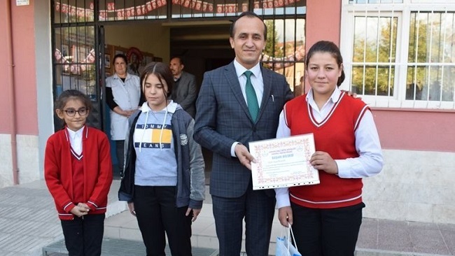 EN ÇOK KİTAP OKUYANLAR ÖDÜLLENDİRİLDİ