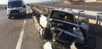 OTOMOBİL ORTA BARİYERE ÇARPTI
