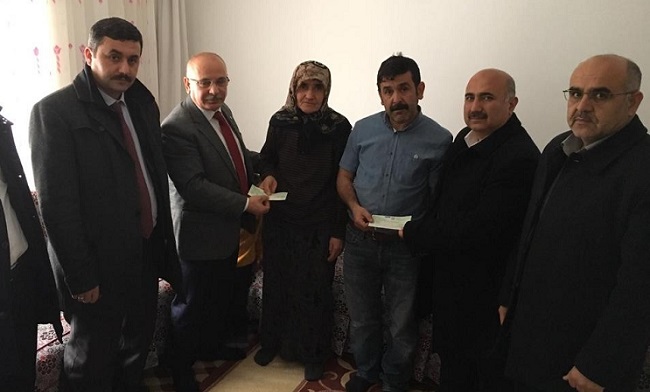 ÖLEN İTFAİYECİNİN AİLESİNE HAK-İŞ’TEN YARDIM