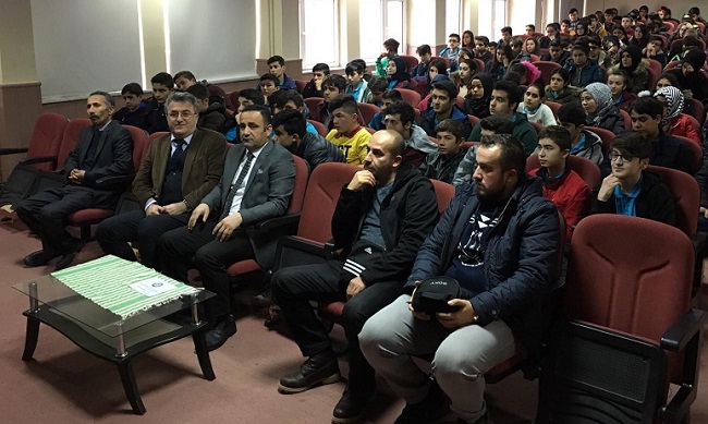 ÖĞRENCİLER TERÖRE KARŞI UYARILDI