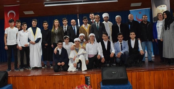 SUNGURLU ECDAT IŞIĞINDA YÜRÜYOR