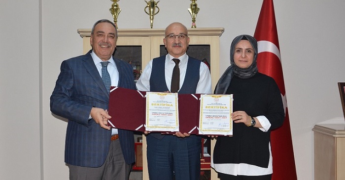 ÇORUM’DA İKİ OKUL BU BELGEYİ ALDI