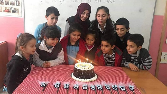 369 ÖĞRENCİNİN DOĞUM GÜNÜ KUTLANDI