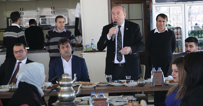 MUHTAR ADAYLARIYLA BİR ARAYA GELDİ