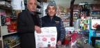 ÜYELERİNE BEZ TORBA DAĞITTILAR