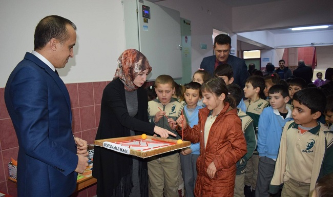 ÖĞRENCİLER OYUNCAKLARINI PAYLAŞACAK