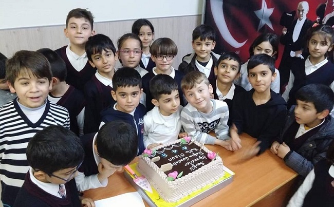 432 ÖĞRENCİNİN DOĞUM GÜNÜ KUTLANDI