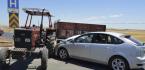 OTOMOBİL TRAKTÖRE ÇARPTI: 1 YARALI