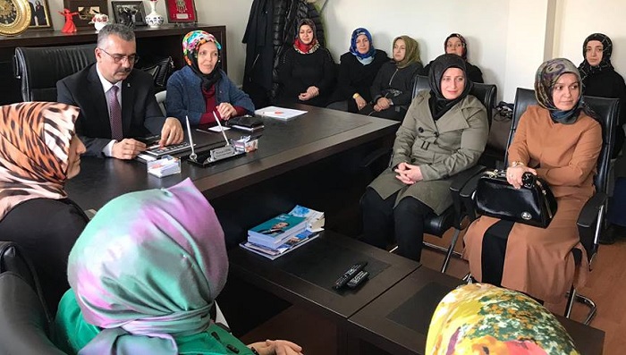 AK KADINLAR SEÇİM İSTİŞARESİ YAPTI