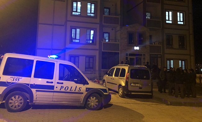 TALİHSİZ GENÇ BANYODA İNTİHAR ETTİ