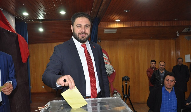 2 OY FARKLA BAŞKAN OLDU