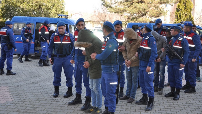 ZEHİR TACİRLERİNE ŞOK BASKINLAR