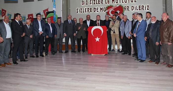 BERABERLİK YEMEĞİNDE BİR ARAYA GELDİLER