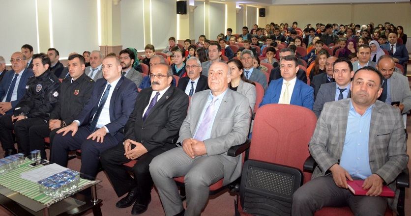MEHMET AKİF ERSOY’A DUYGULU ANMA