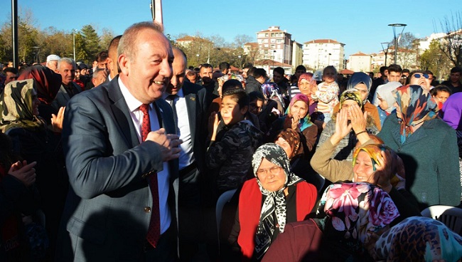SUNGURLU ŞAHİNER’İ ÇOK SEVİYOR