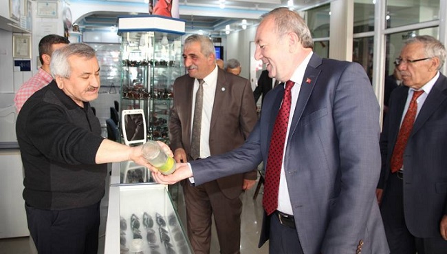 ŞAHİNER ESNAFIN TALEPLERİNİ DİNLEDİ