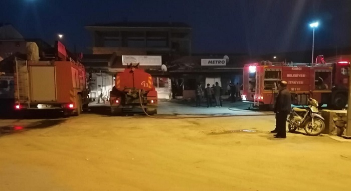 OTOBÜS TERMİNALİNDEKİ YANGIN KORKUTTU