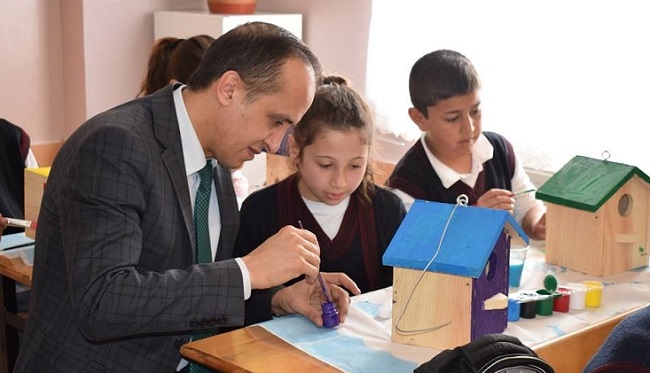 ÖĞRENCİLER KUŞLAR İÇİN YUVA YAPTI