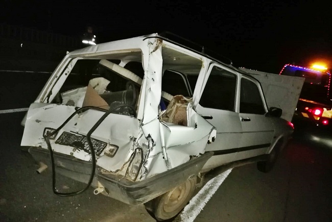 OTOBÜS OTOMOBİLE ARKADAN ÇARPTI