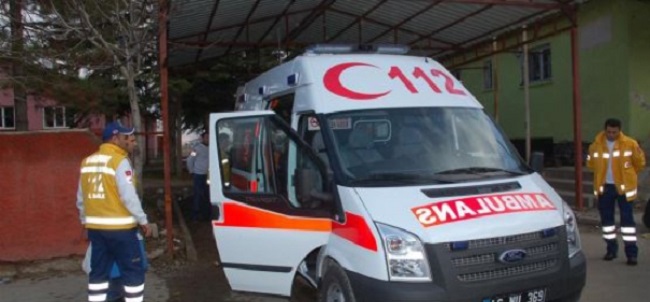 KÖYLÜLER EVİNİN ÖNÜNDE ÖLÜ BULDU